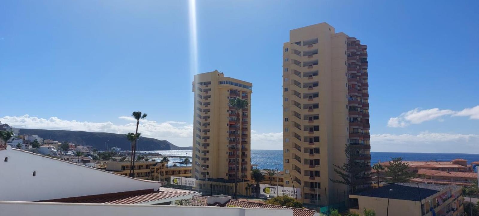Firstline Apartment Los Cristianos Arona  Extérieur photo