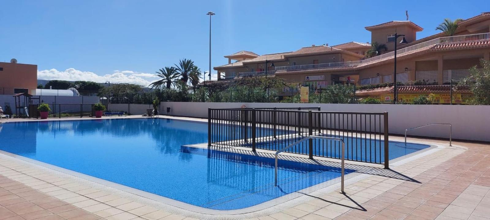 Firstline Apartment Los Cristianos Arona  Extérieur photo