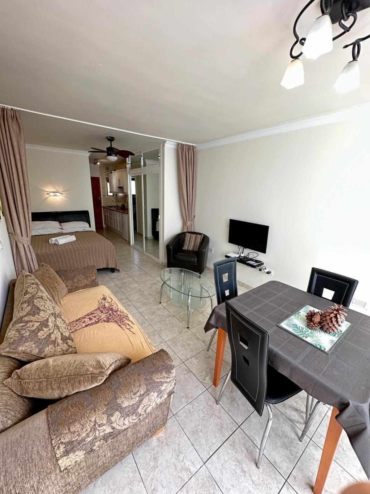 Firstline Apartment Los Cristianos Arona  Extérieur photo