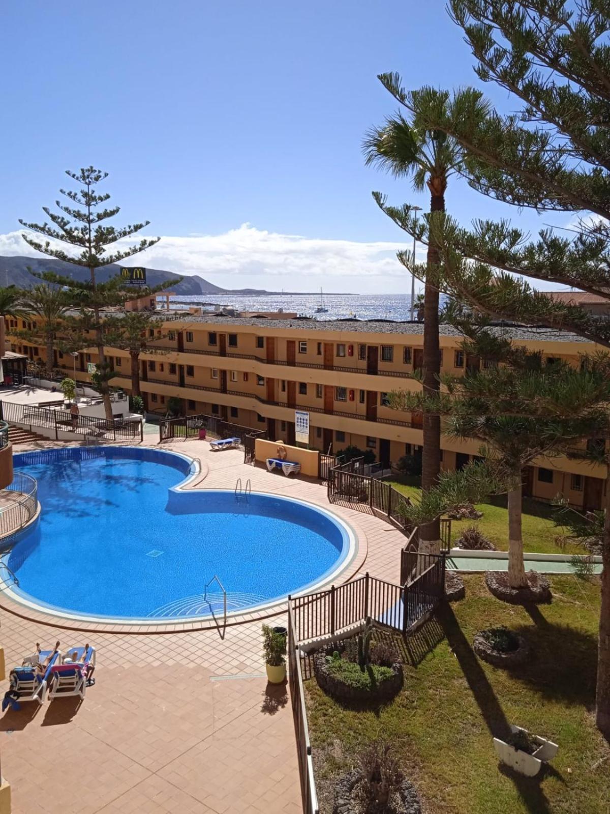 Firstline Apartment Los Cristianos Arona  Extérieur photo