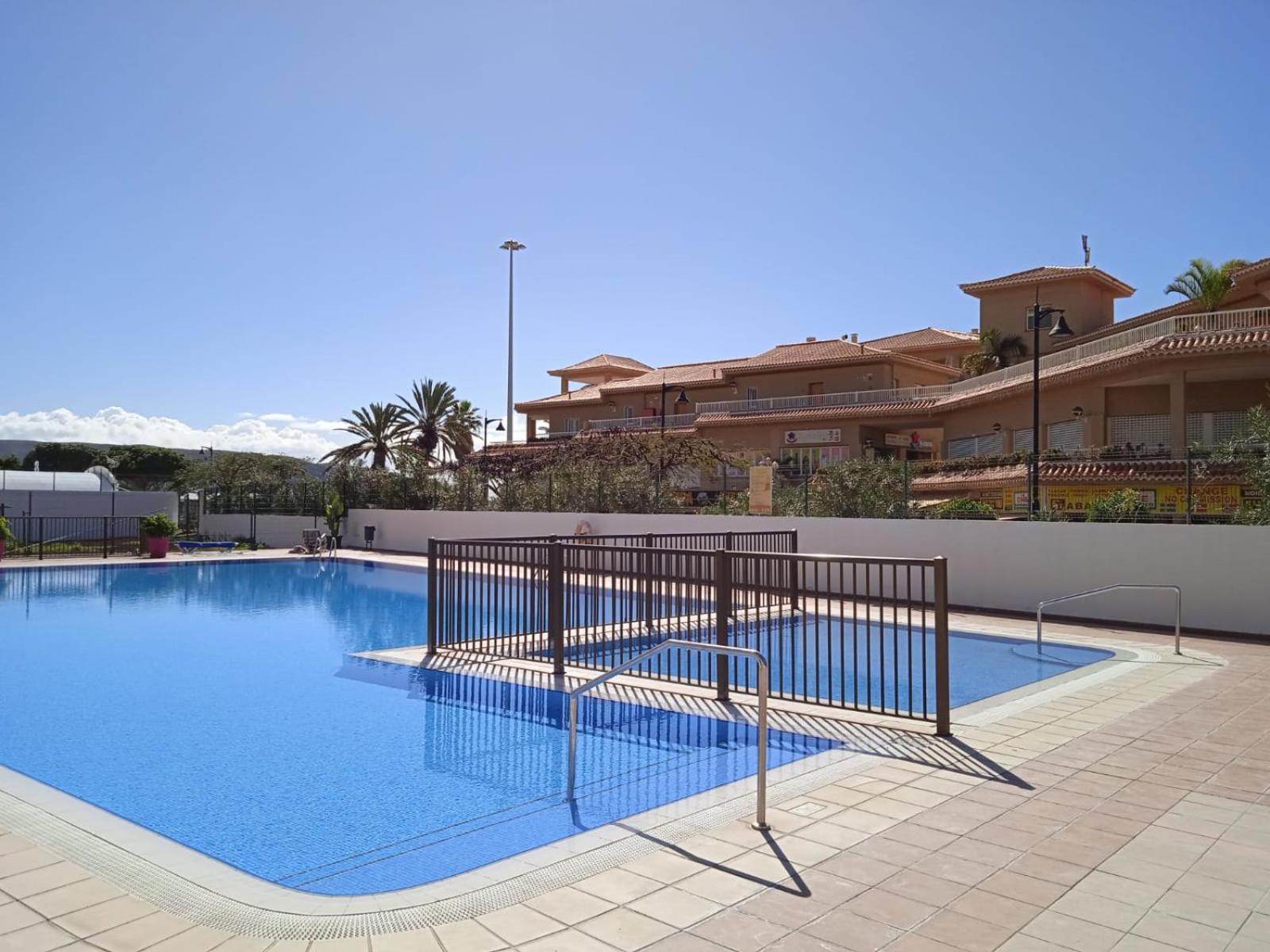 Firstline Apartment Los Cristianos Arona  Extérieur photo