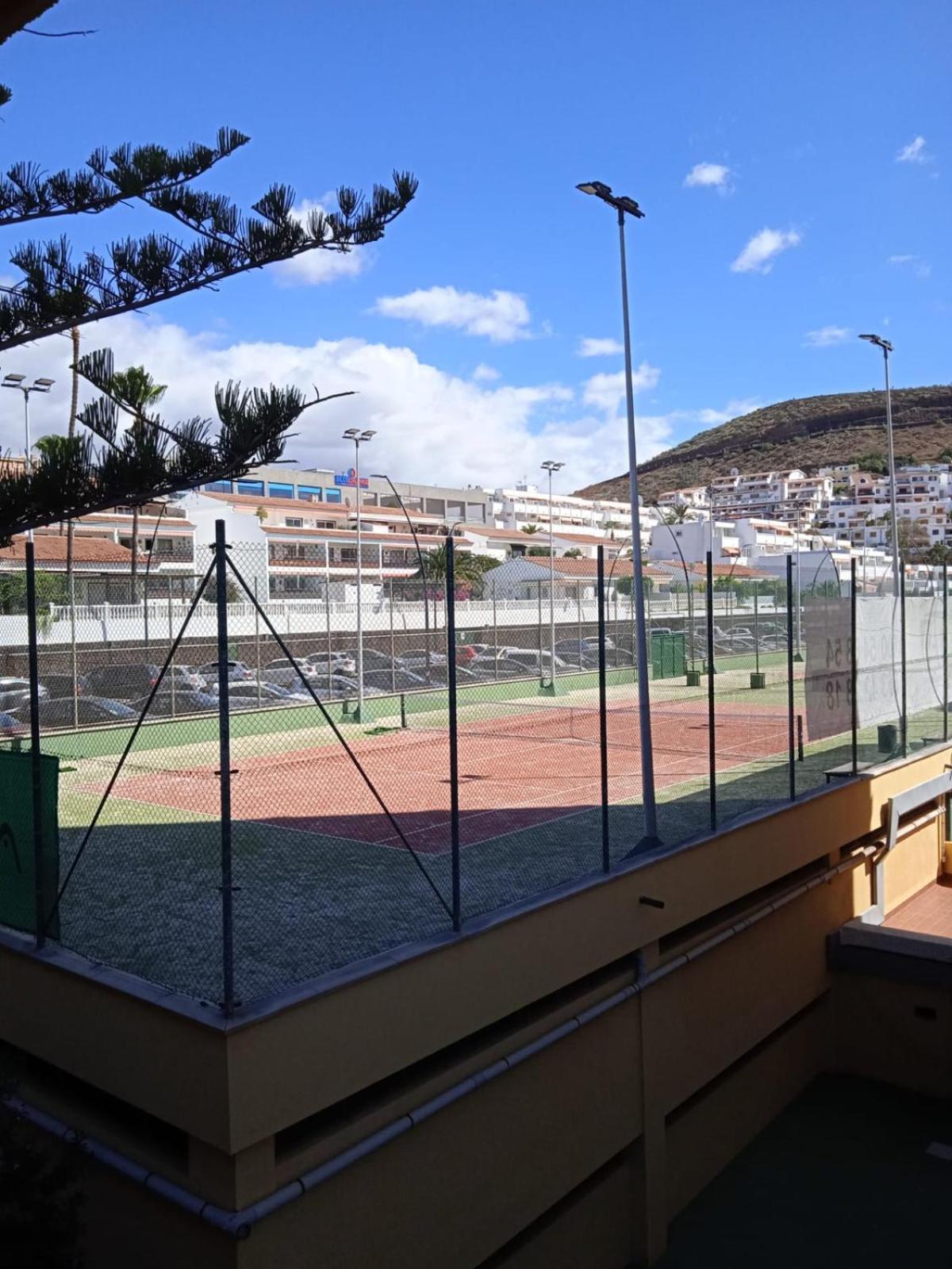 Firstline Apartment Los Cristianos Arona  Extérieur photo